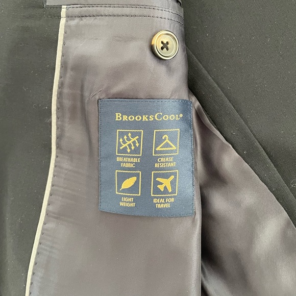 Brooks Brothers Navy 38 Regular New with basted stitching - Picture 9 of 10